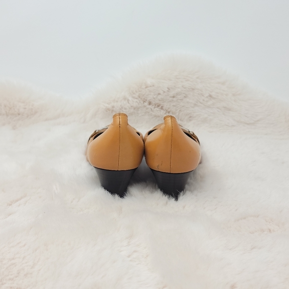 Salvatore Ferragamo Leather Heels 6.5 - Picture 4 of 7